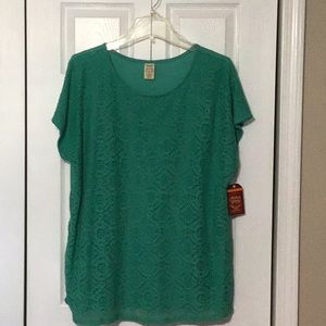 Lace capped sleeve top